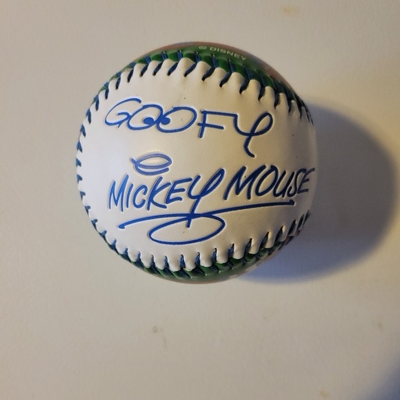 Disney Mickey Mouse Baseball - Picture 2 of 5